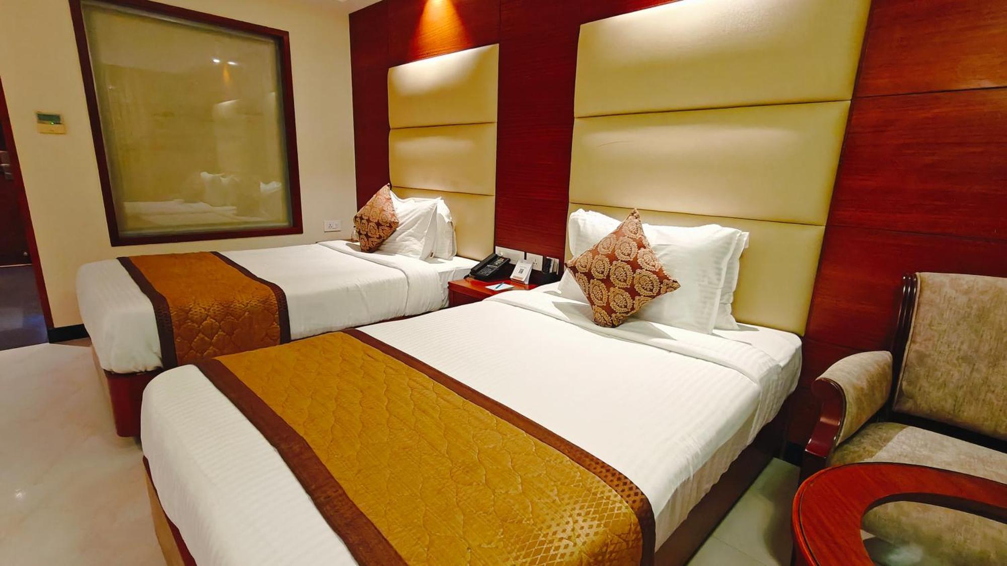 Hotel MM Legacy à Kanchipuram Extérieur photo