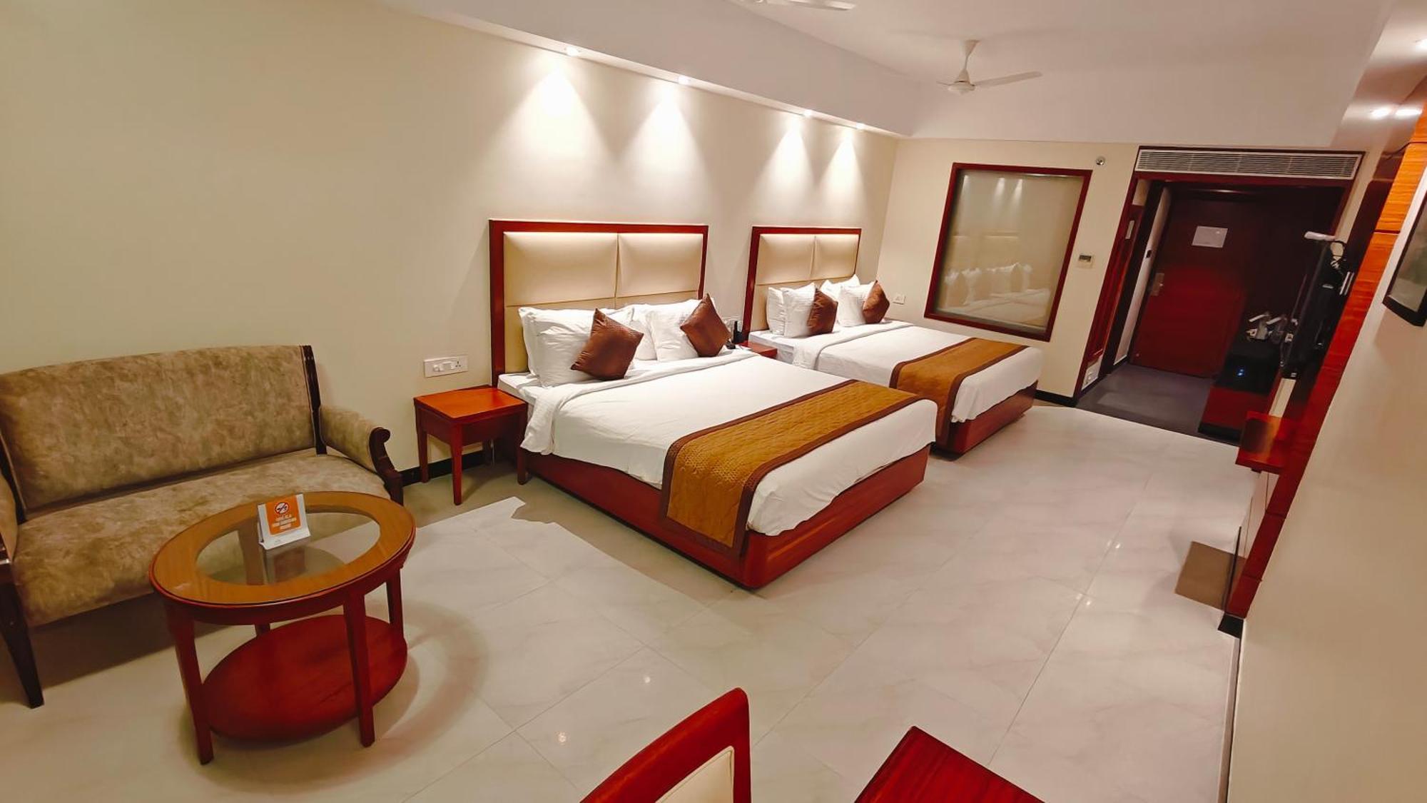 Hotel MM Legacy à Kanchipuram Extérieur photo