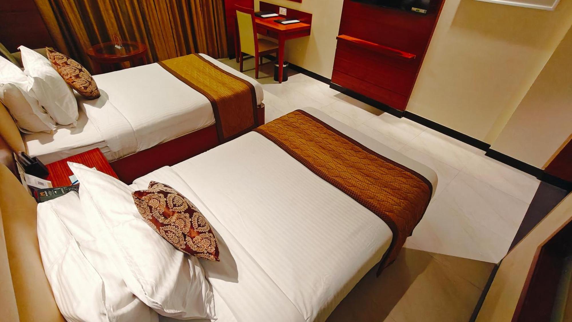 Hotel MM Legacy à Kanchipuram Extérieur photo