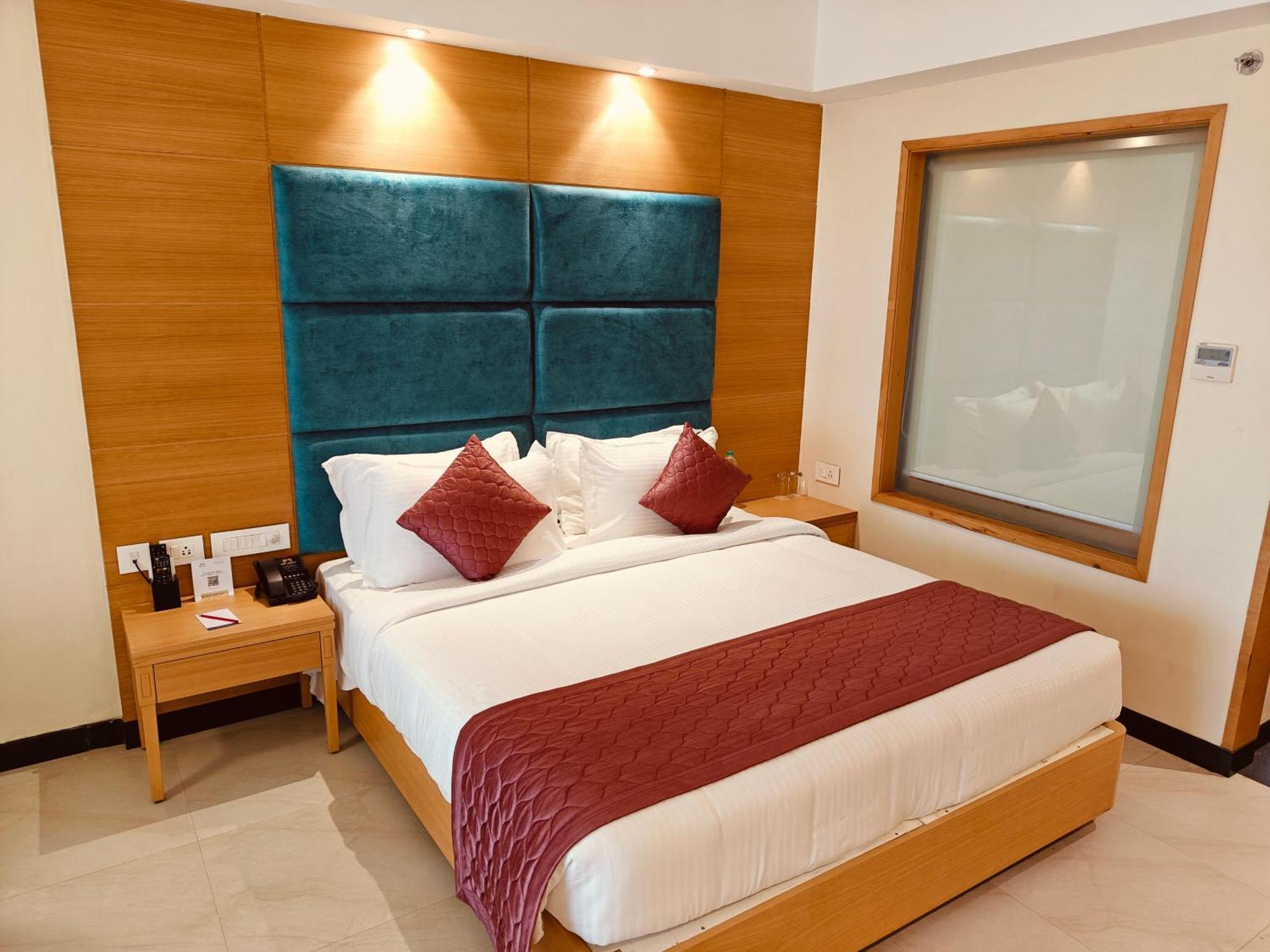 Hotel MM Legacy à Kanchipuram Extérieur photo