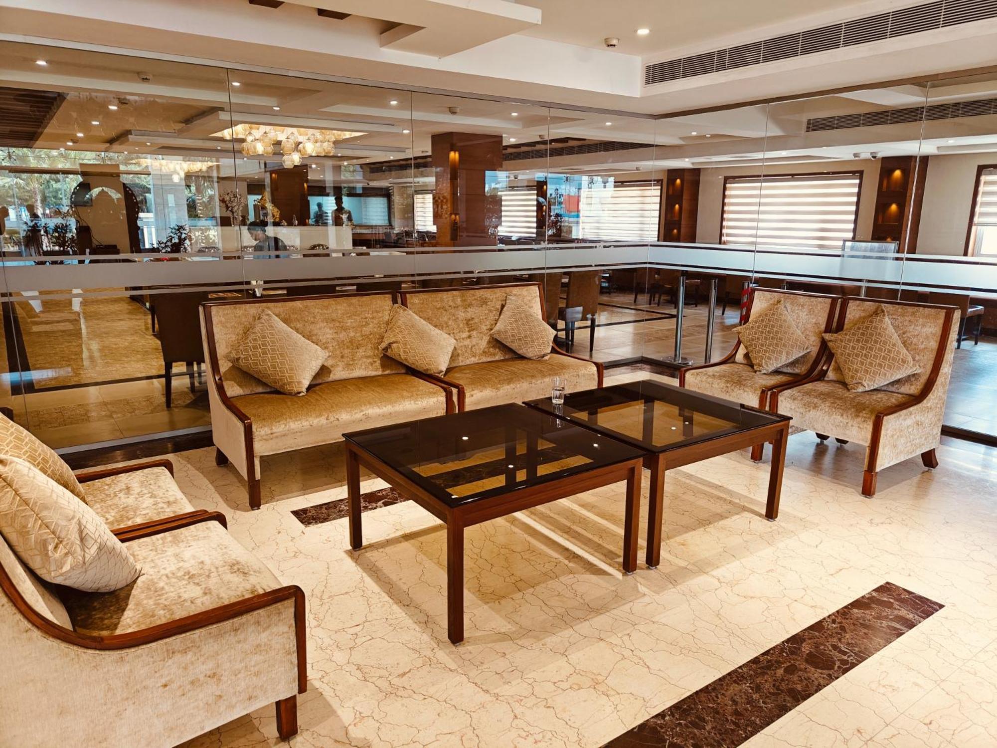 Hotel MM Legacy à Kanchipuram Extérieur photo