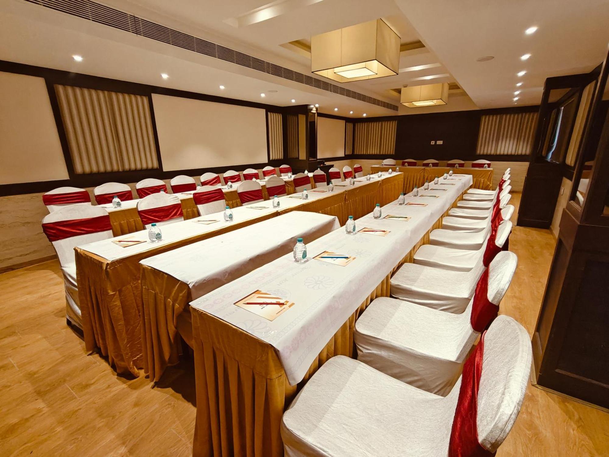 Hotel MM Legacy à Kanchipuram Extérieur photo